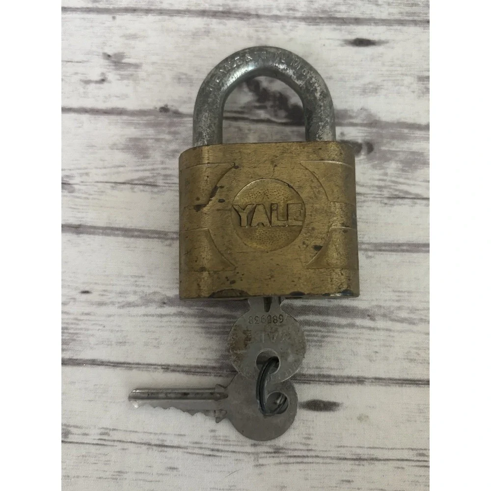 YALE Padlock With Original 2 Keys Works Great Vintage Brass Lock USA 3
